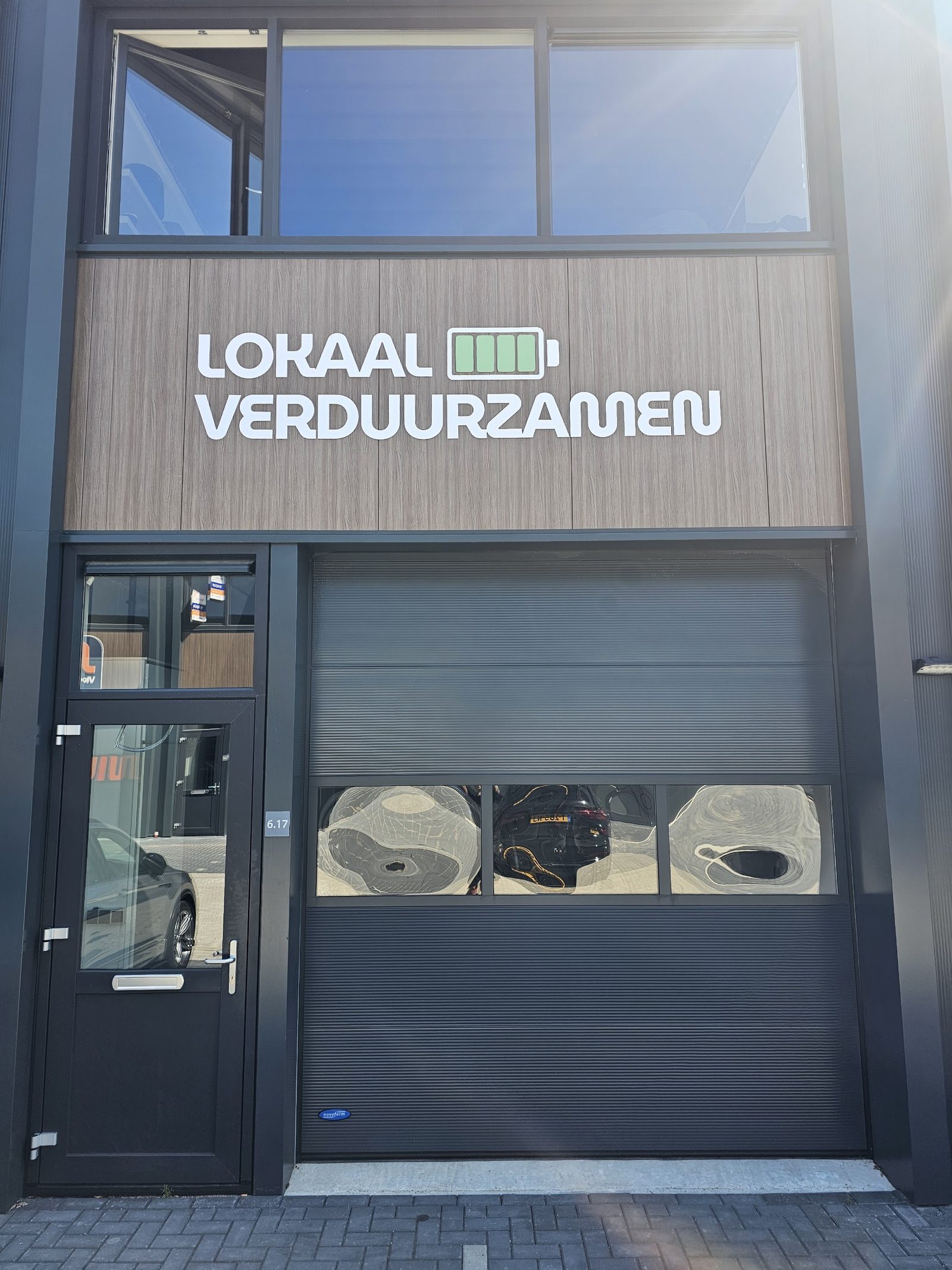 Het pand van Lokaal Verduurzamen aan de Lage Kamp 6-17 in Apeldoorn